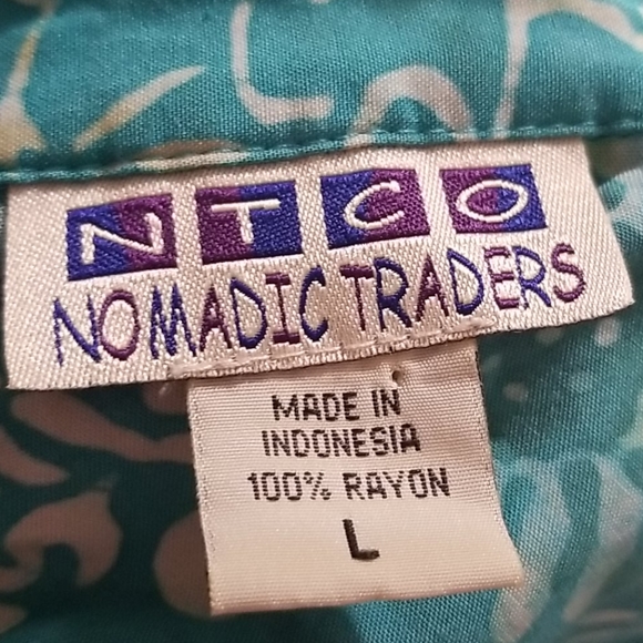 Nomadic Traders teal batic top - Picture 4 of 4